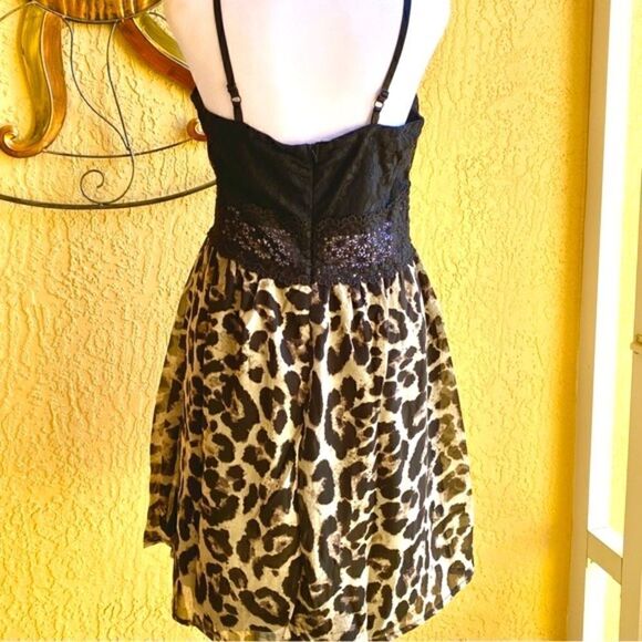 SPAGHETTI STRAP BLACK LACE FLARE LEOPARD PRINT MINI DRESS M NWT - Picture 11 of 15